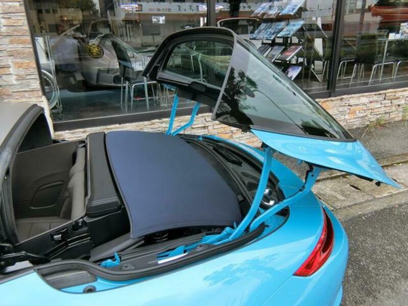 911