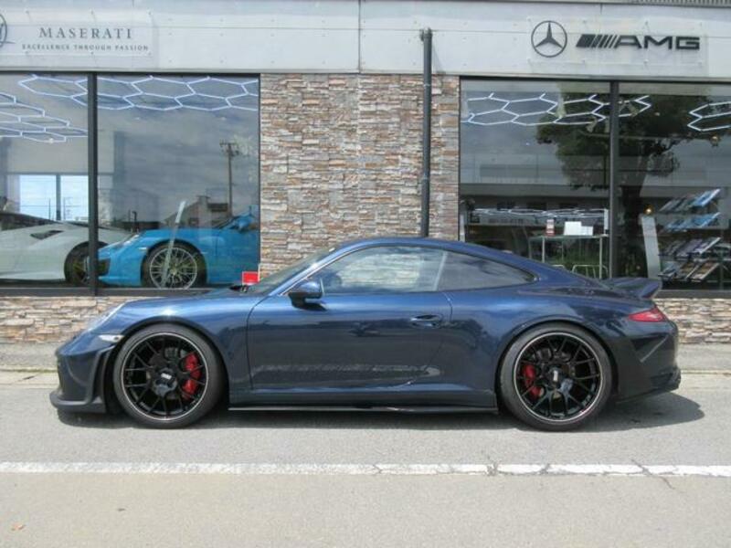 911