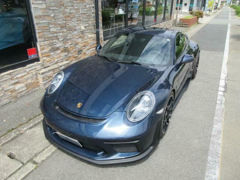 911