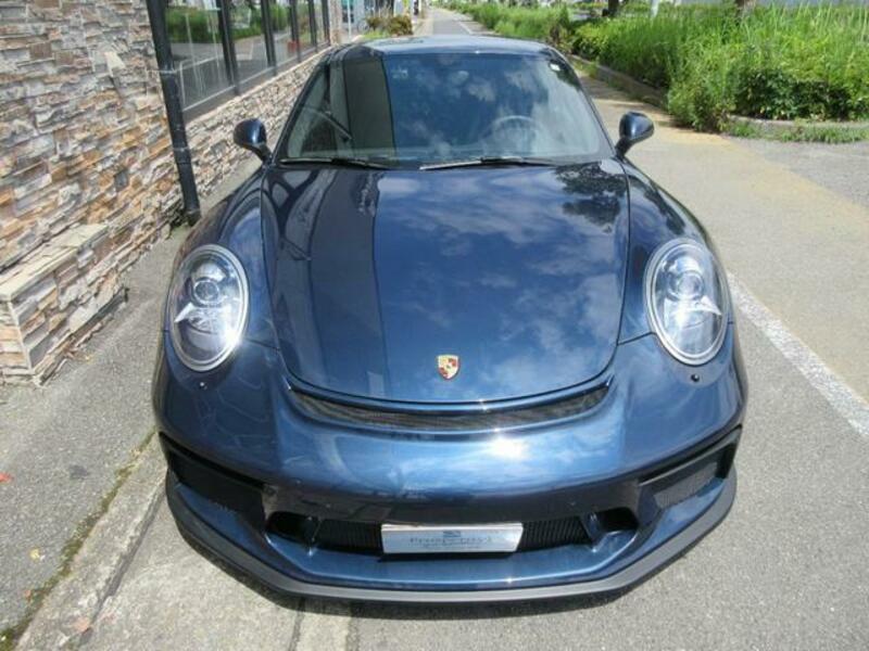 911