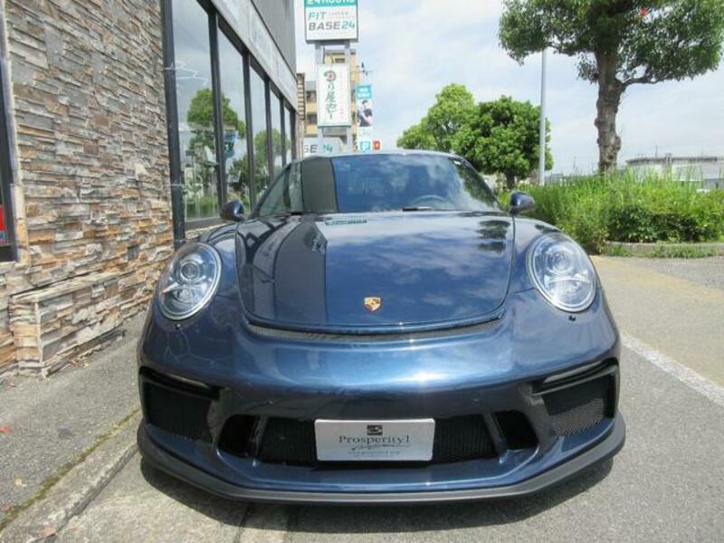 911
