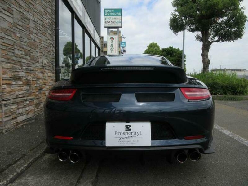 911