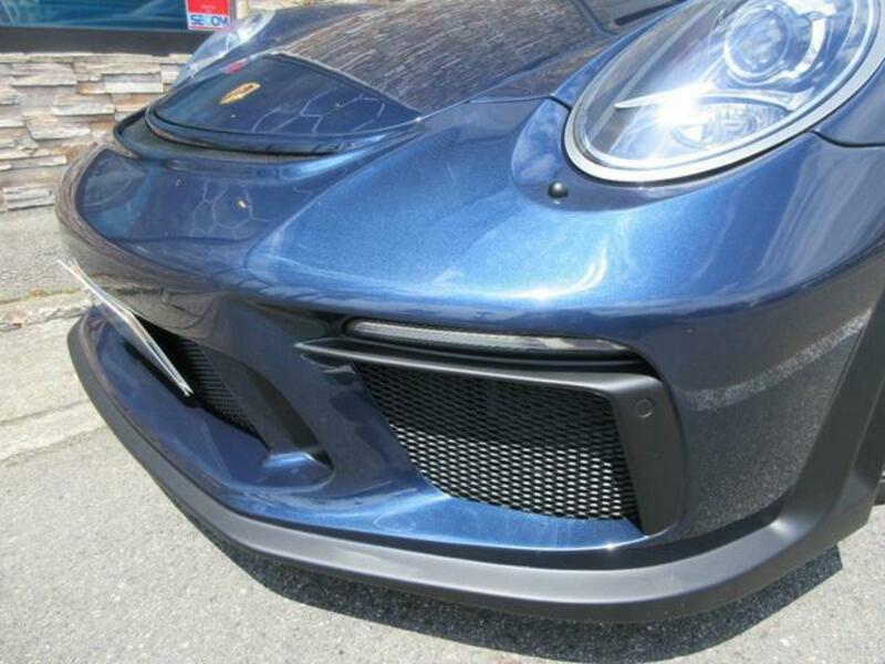 911