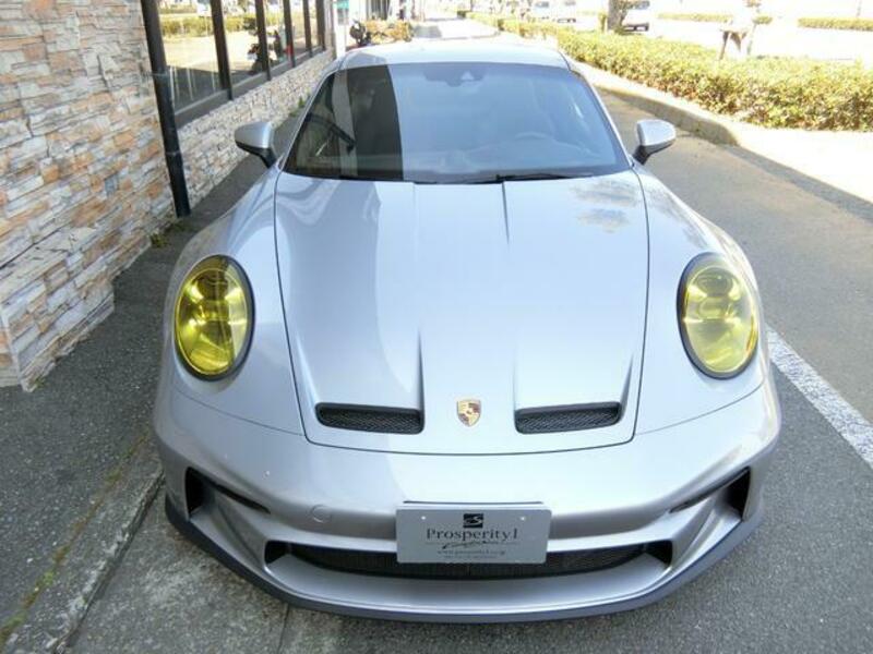 911