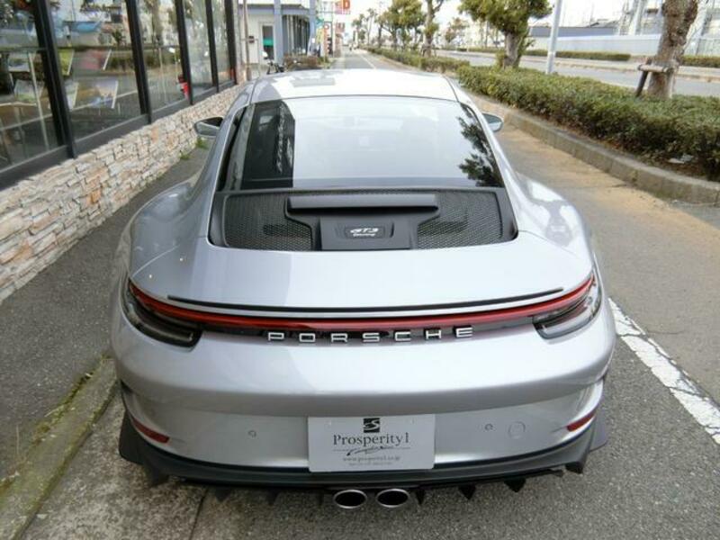 911