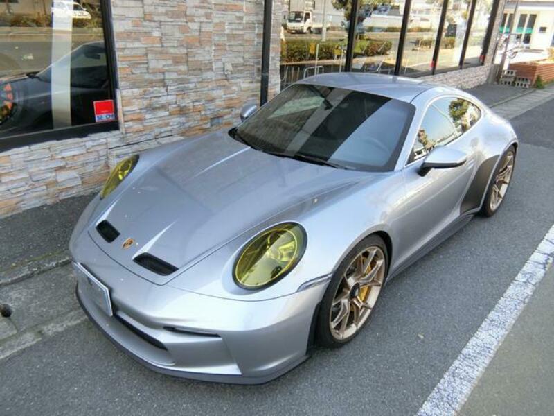 911