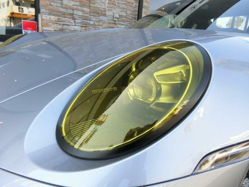 911