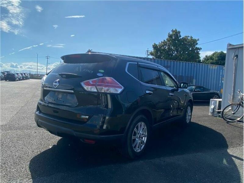 X-TRAIL