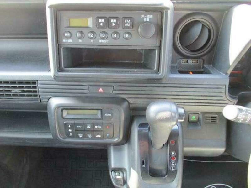 N-VAN