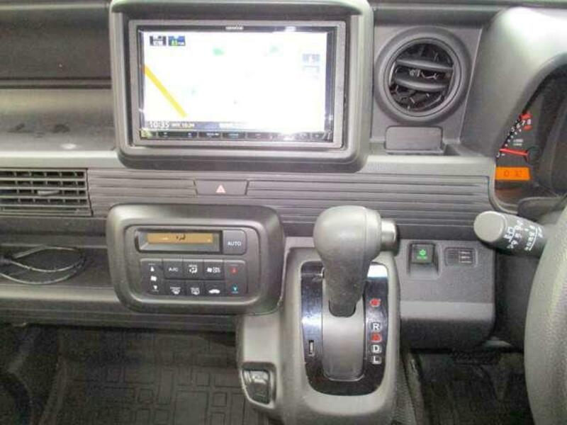 N-VAN
