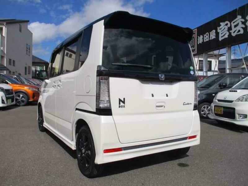 N BOX CUSTOM