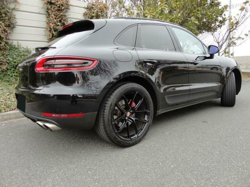 MACAN