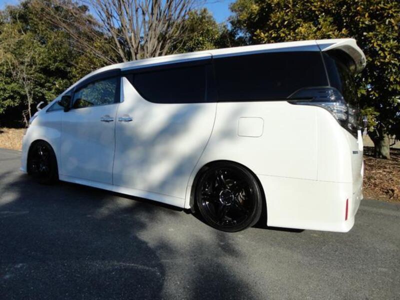 VELLFIRE