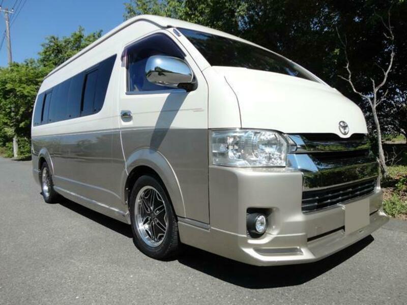 TOYOTA HIACE WAGON
