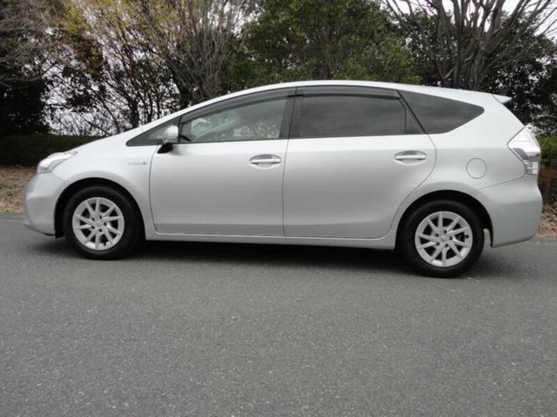 PRIUS ALPHA