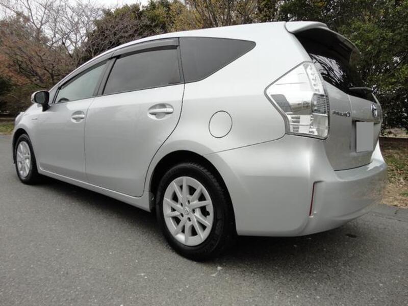 PRIUS ALPHA