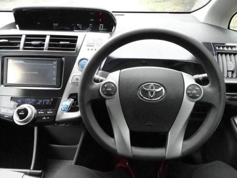 PRIUS ALPHA
