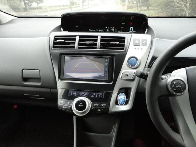 PRIUS ALPHA