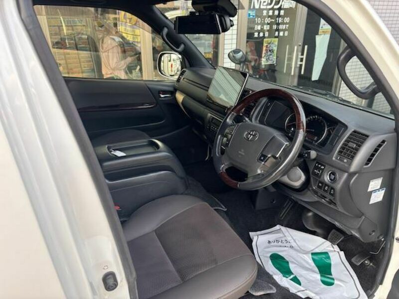 HIACE VAN