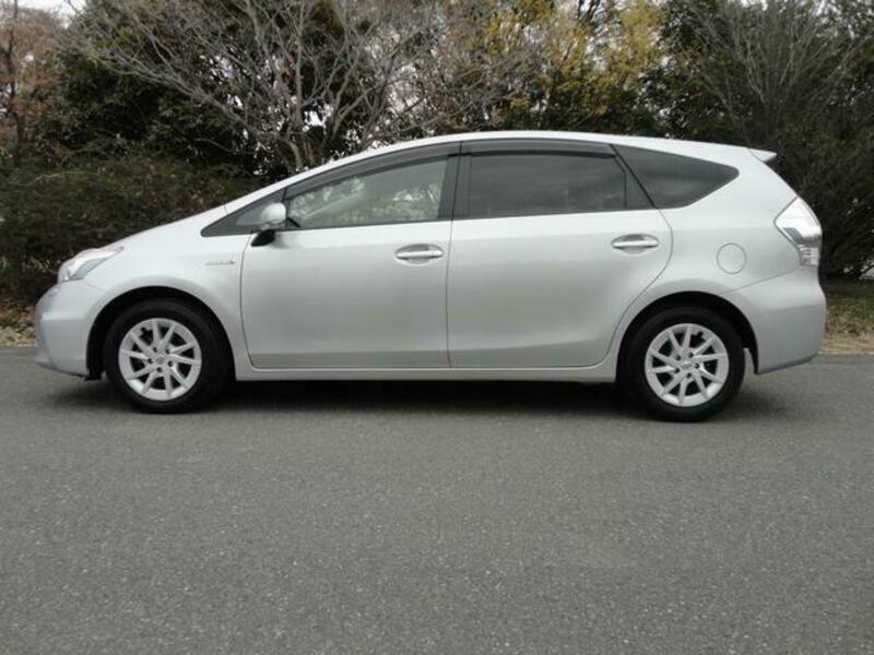PRIUS ALPHA