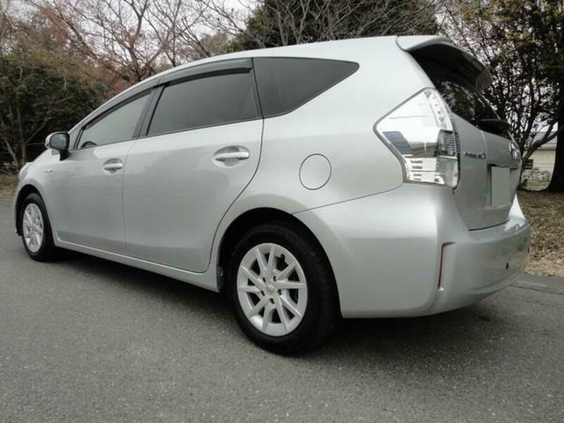 PRIUS ALPHA