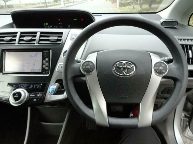 PRIUS ALPHA