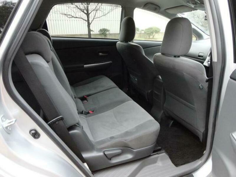 PRIUS ALPHA
