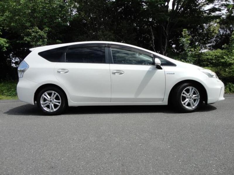 PRIUS ALPHA