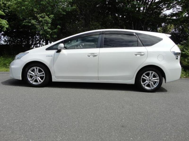 PRIUS ALPHA