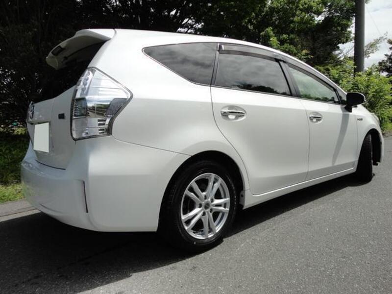 PRIUS ALPHA