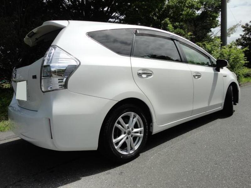 PRIUS ALPHA