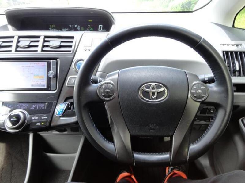 PRIUS ALPHA