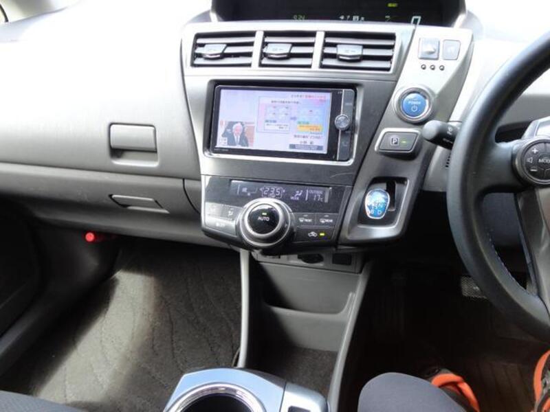 PRIUS ALPHA