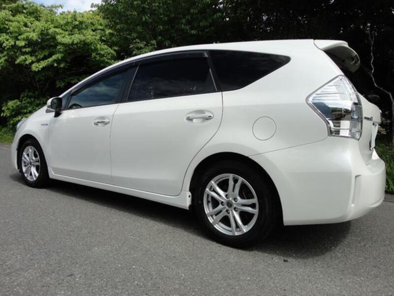 PRIUS ALPHA