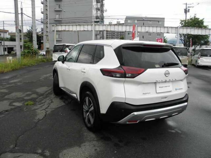 X-TRAIL