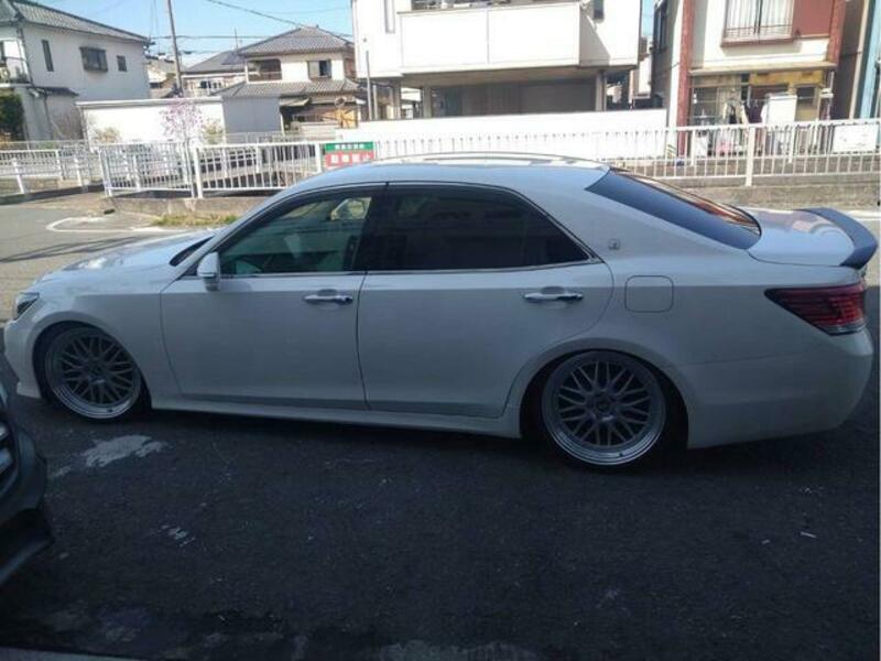 CROWN