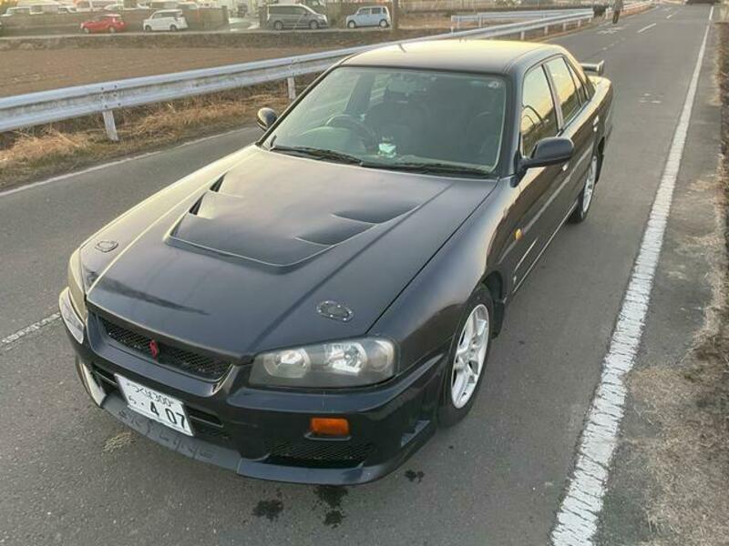 NISSAN SKYLINE