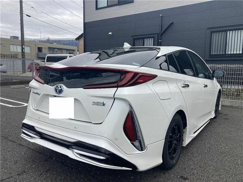 PRIUS PHV