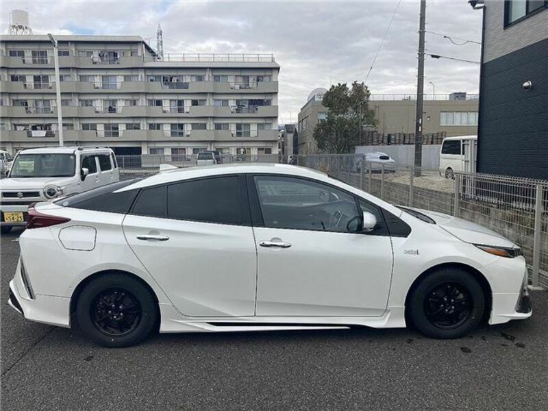 PRIUS PHV