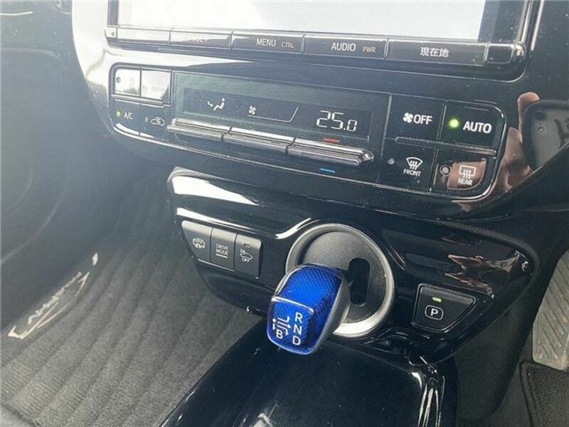 PRIUS PHV