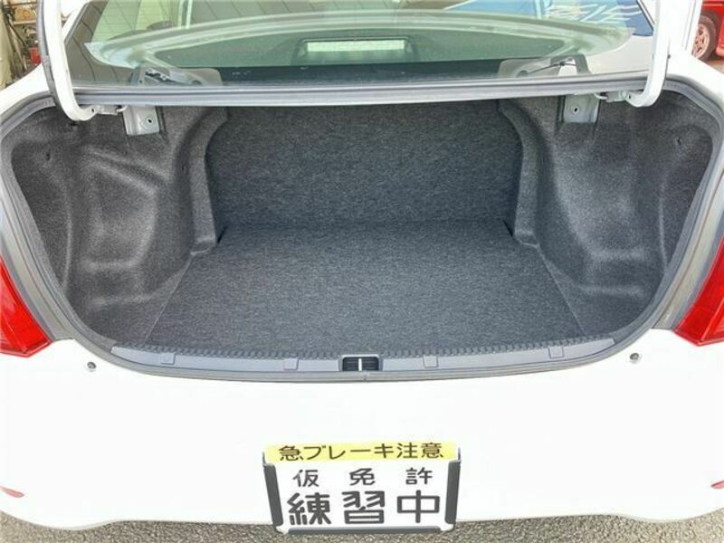 COROLLA AXIO
