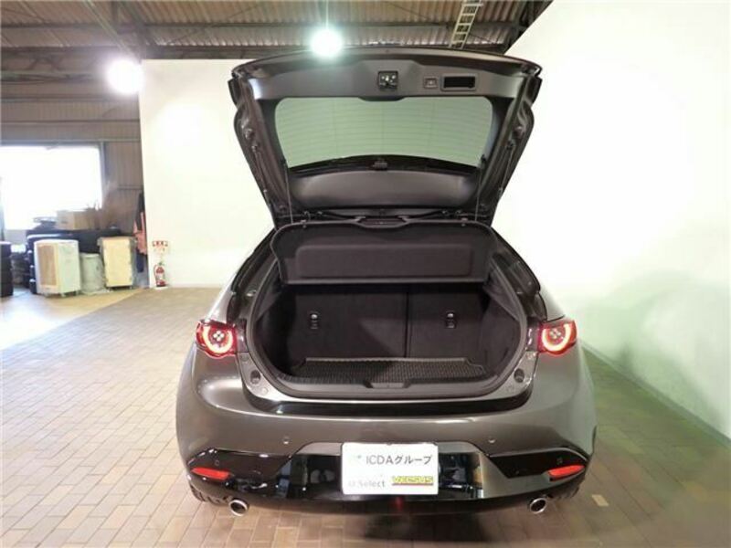 MAZDA3