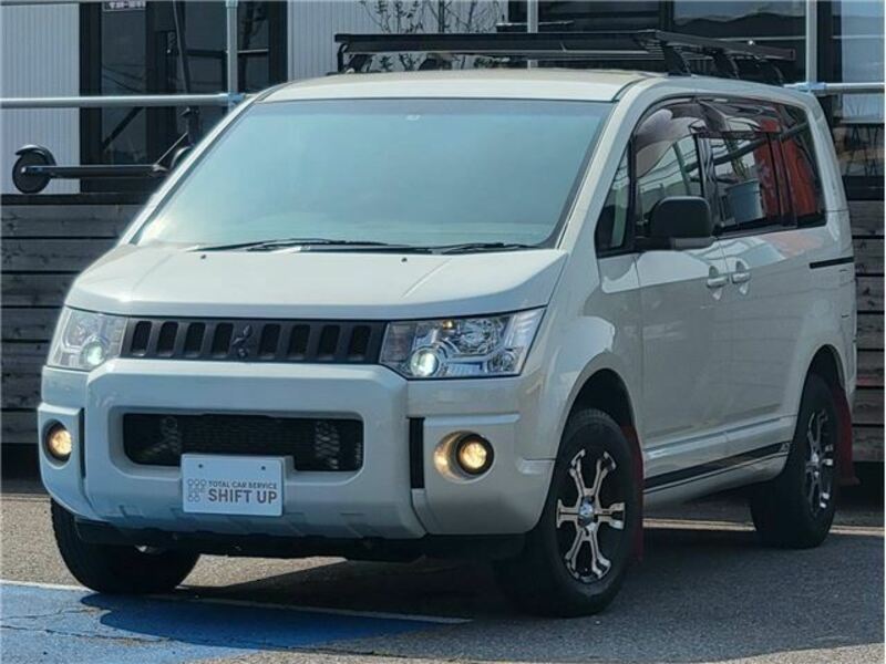 MITSUBISHI DELICA D5