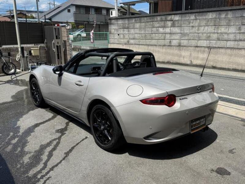 ROADSTER