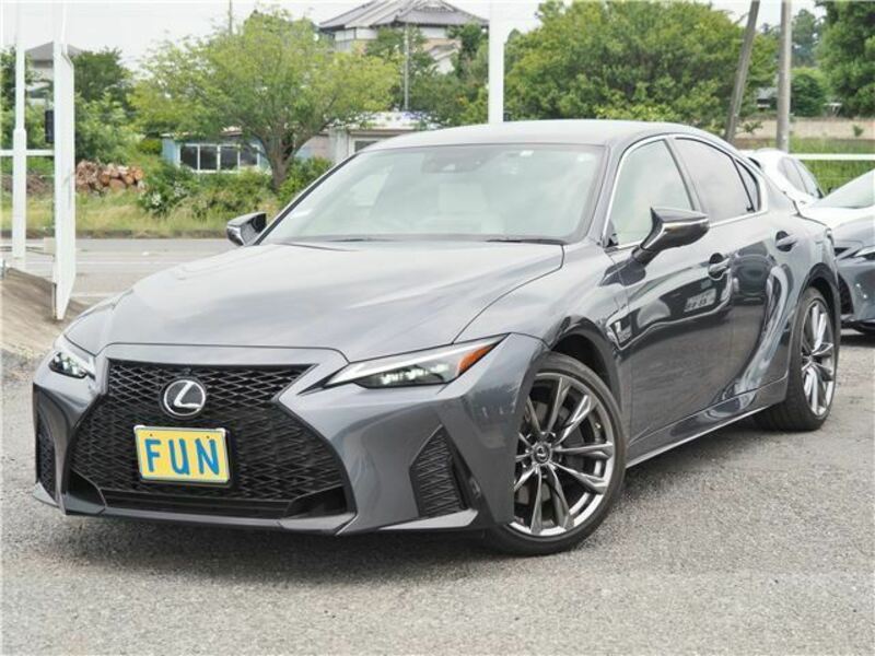 LEXUS IS