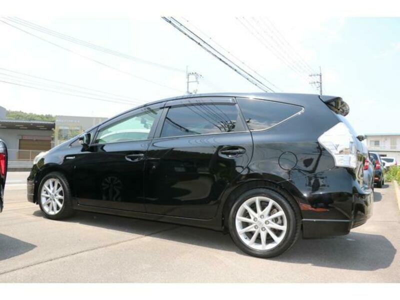 PRIUS ALPHA