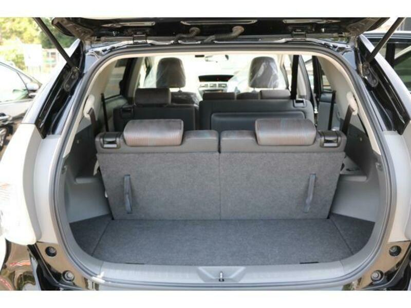 PRIUS ALPHA