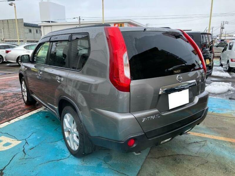 X-TRAIL