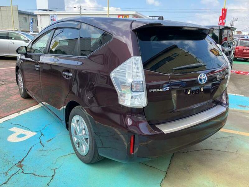 PRIUS ALPHA