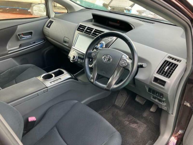 PRIUS ALPHA